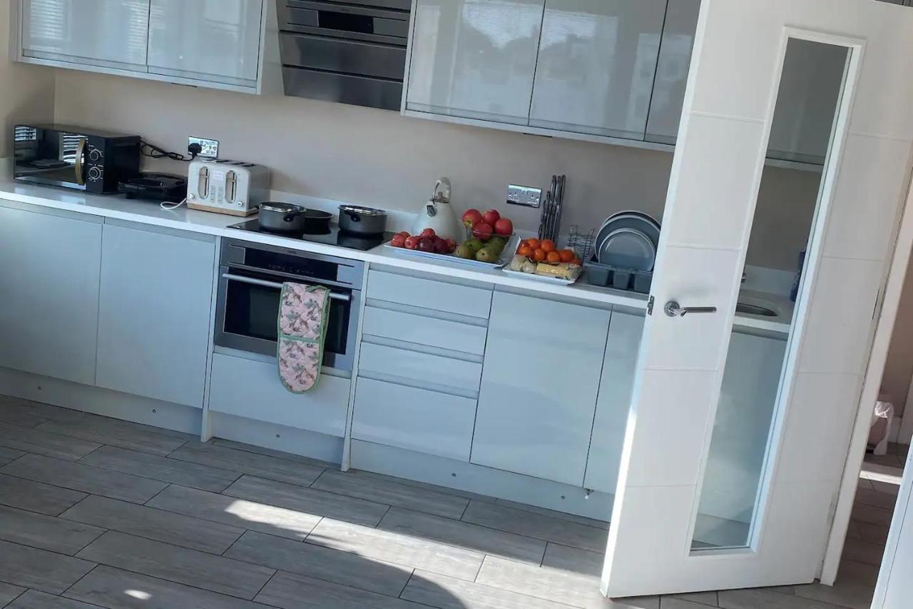 Beautiful Apartment Very Close To The Beach Brighton Exterior photo